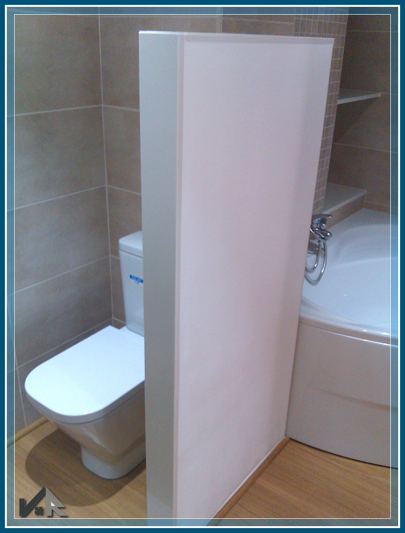 Detalle bañera circular y mueble doble en baño familiar reformado en Valencia zona Mestalla